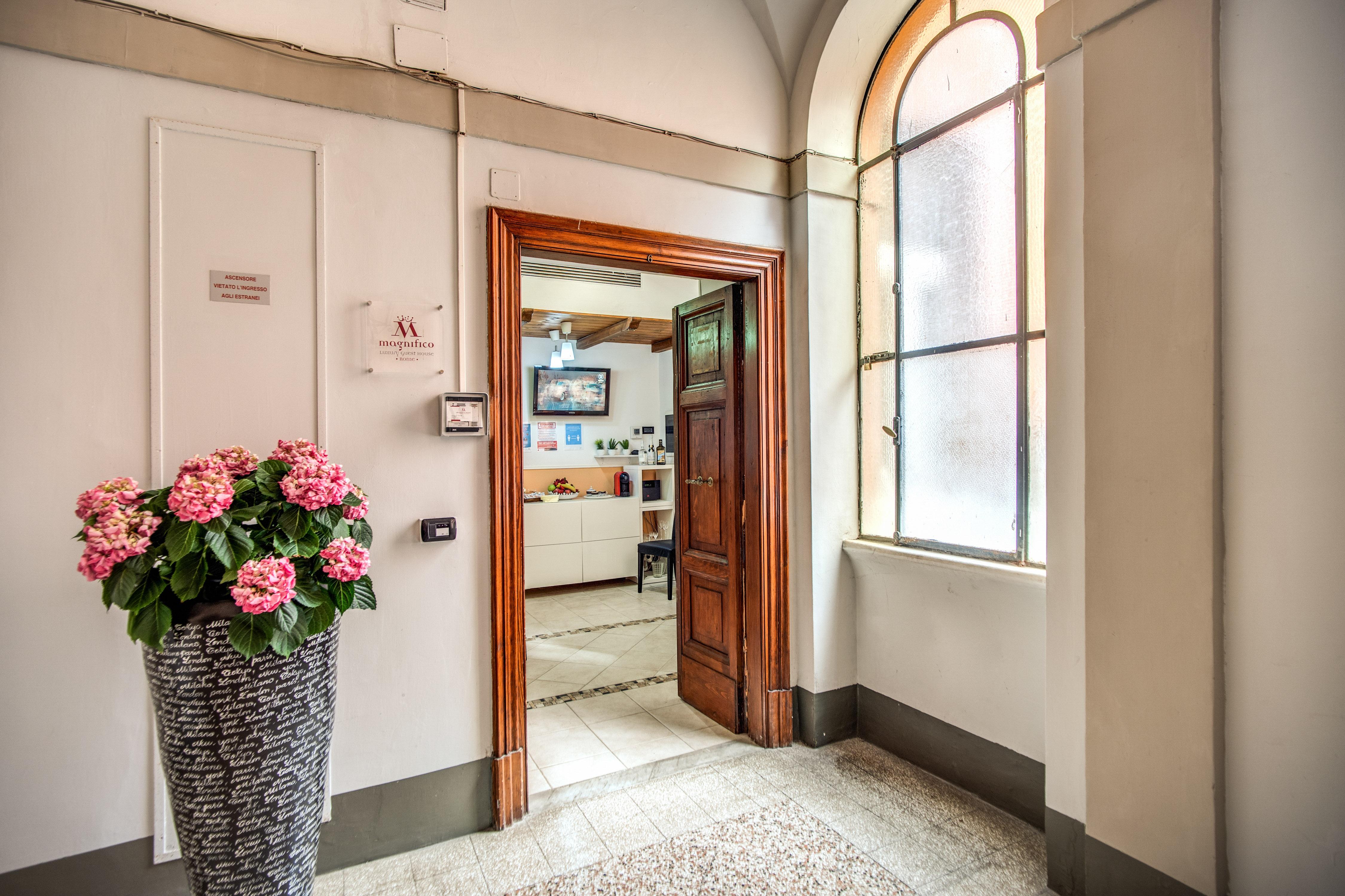 Magnifico Rome Hotell Exteriör bild